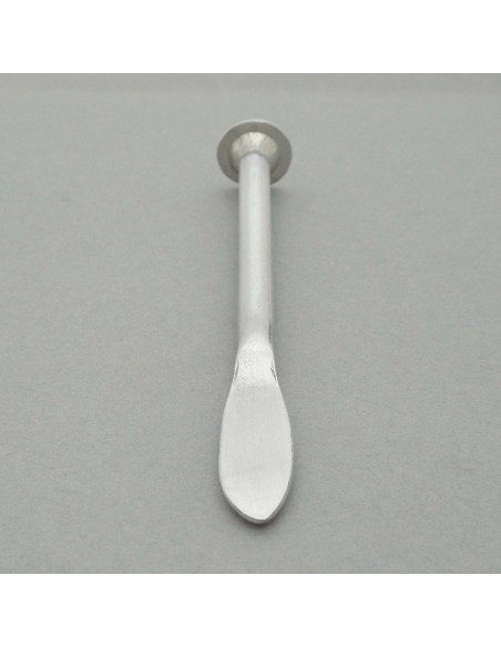 Outil pipe 2 fonctions : nettoyer et tasser